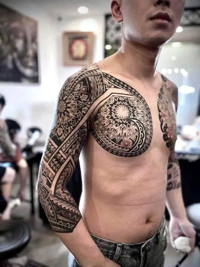 Neck Tattoo Price Guide — Hanoi
