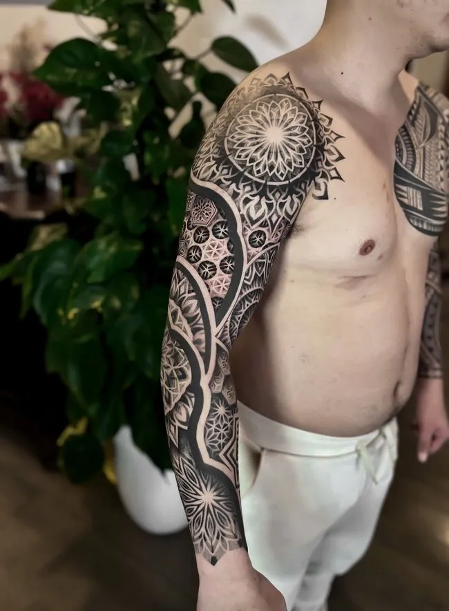 Is It Normal for a Tattoo Studio to Run Behind Schedule?